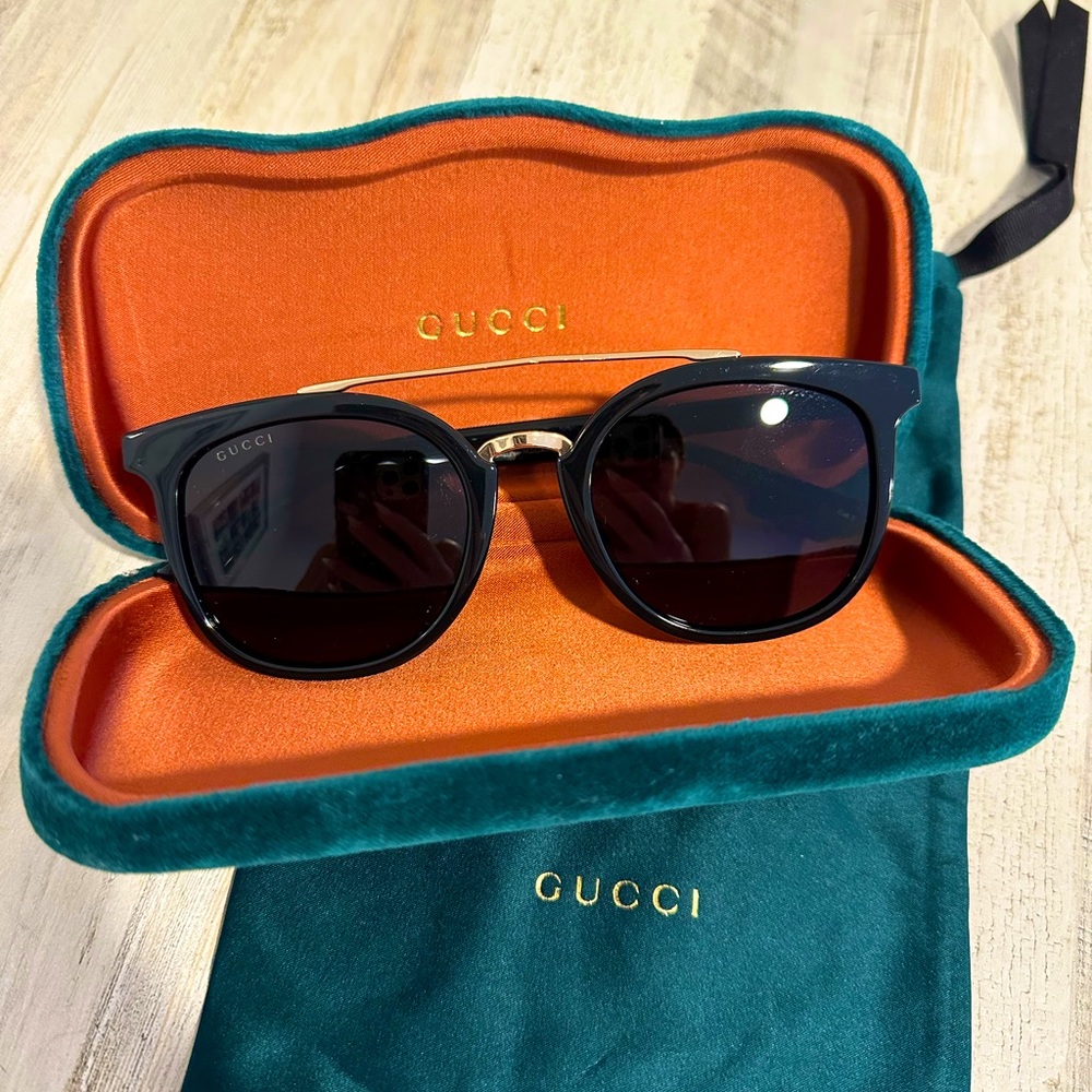 GUCCI Black Gold Sunglasses 52 mm GG0403SA